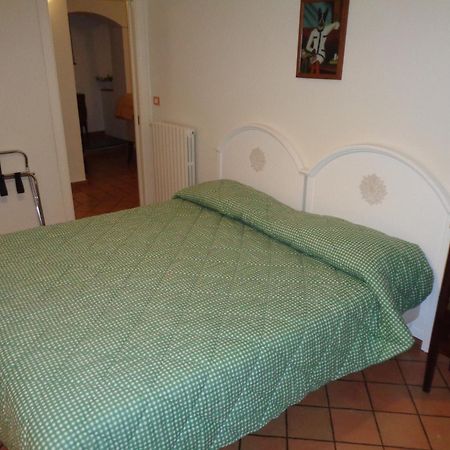 Salerno Domus Claudia Apartment ภายนอก รูปภาพ