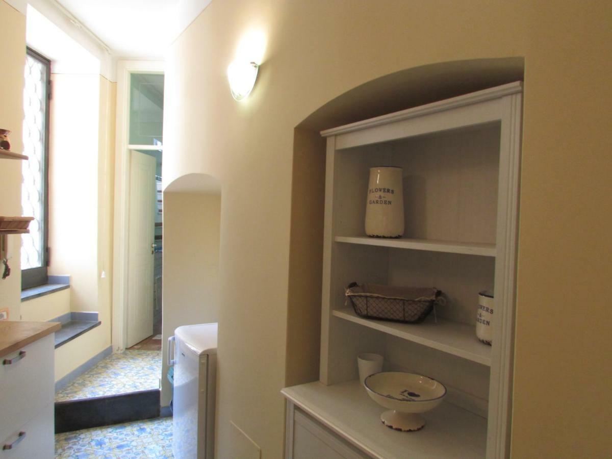 Salerno Domus Claudia Apartment ภายนอก รูปภาพ