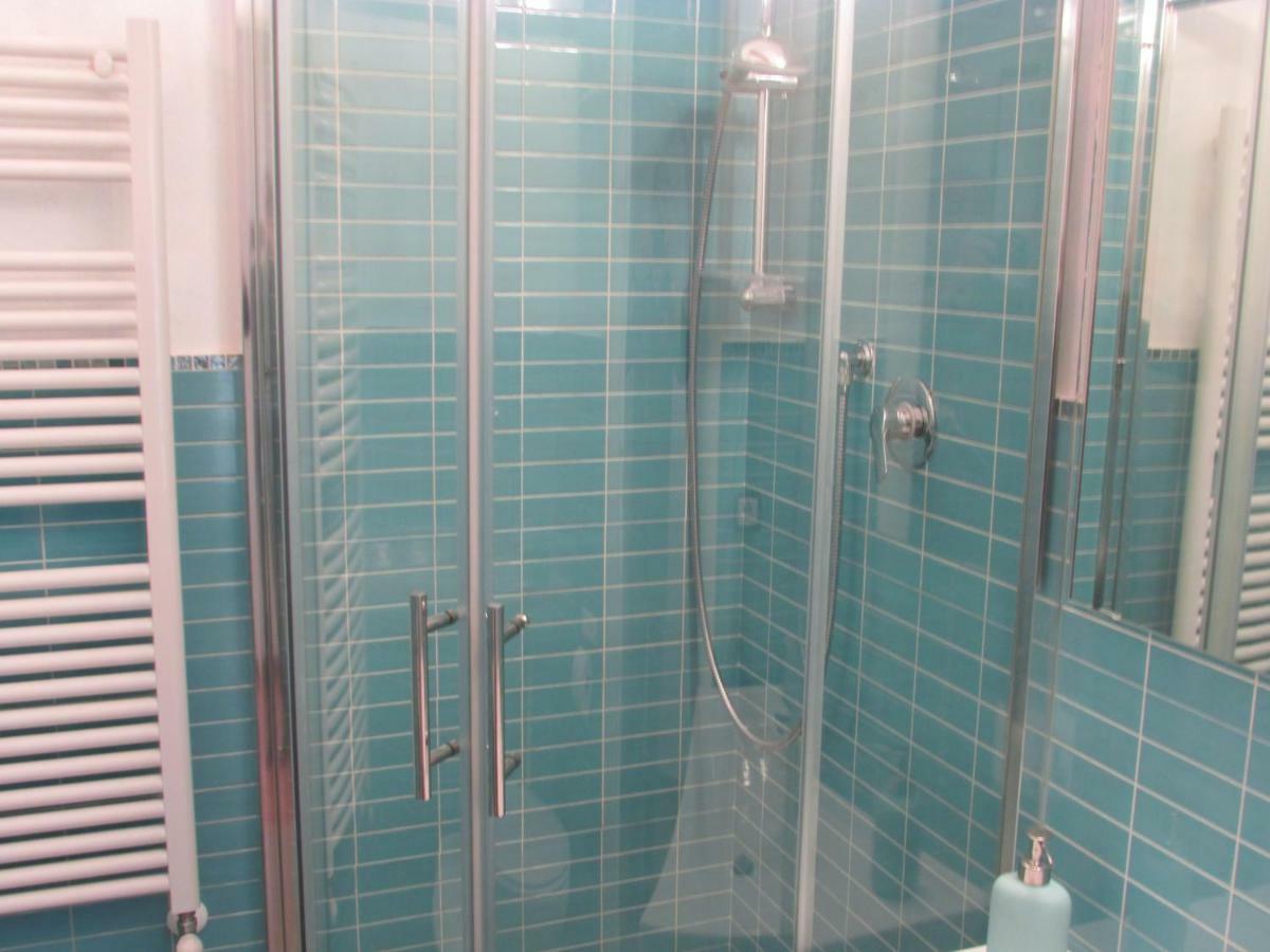 Salerno Domus Claudia Apartment ภายนอก รูปภาพ