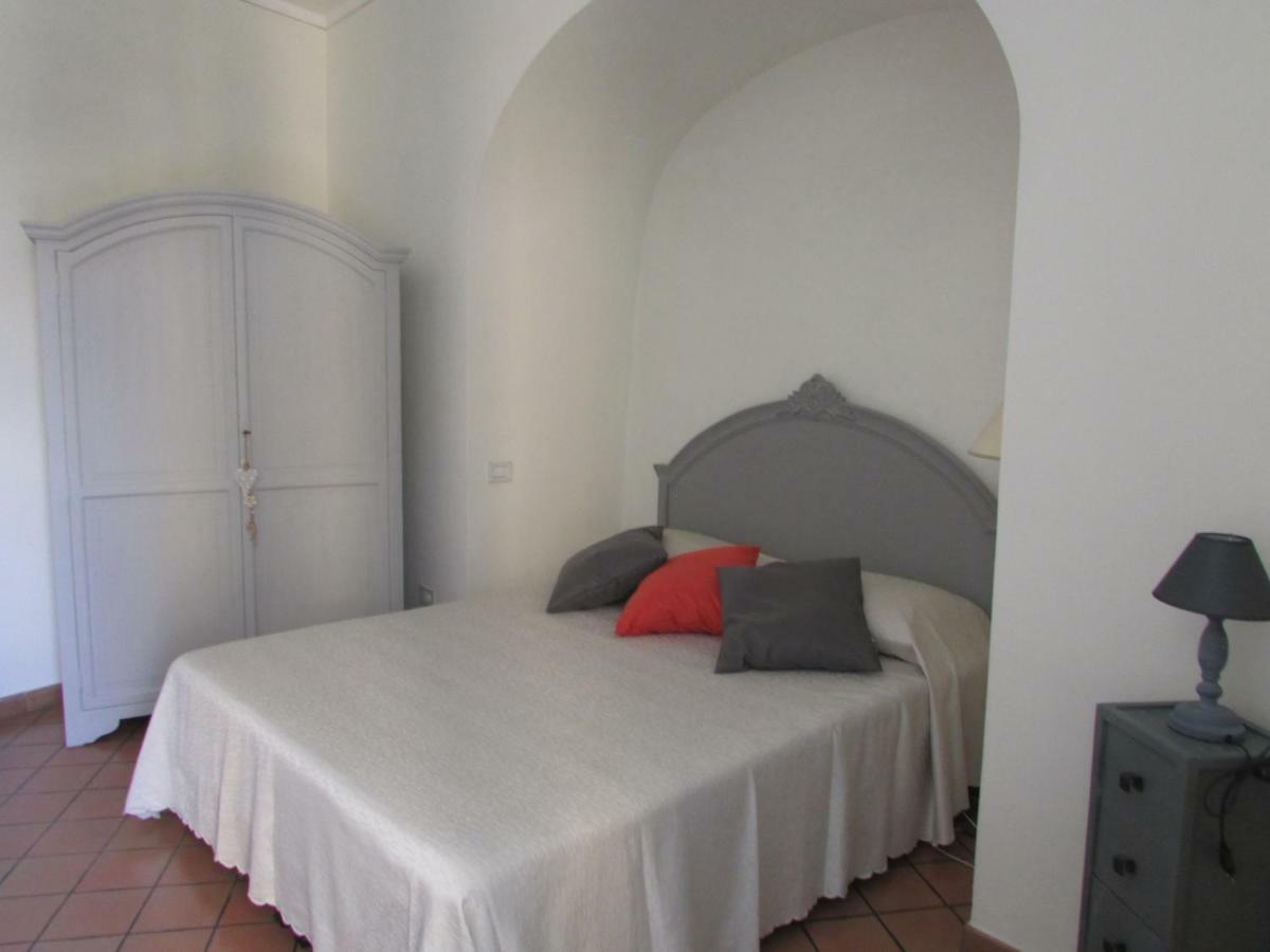 Salerno Domus Claudia Apartment ภายนอก รูปภาพ
