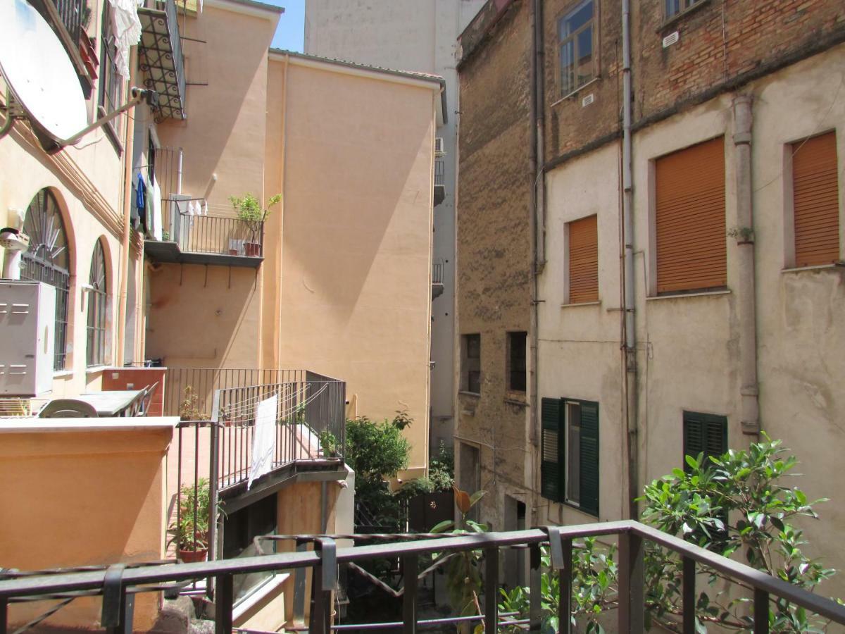 Salerno Domus Claudia Apartment ภายนอก รูปภาพ